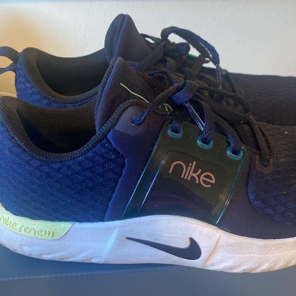 NIKE RENEW - Picture 3 of 3
